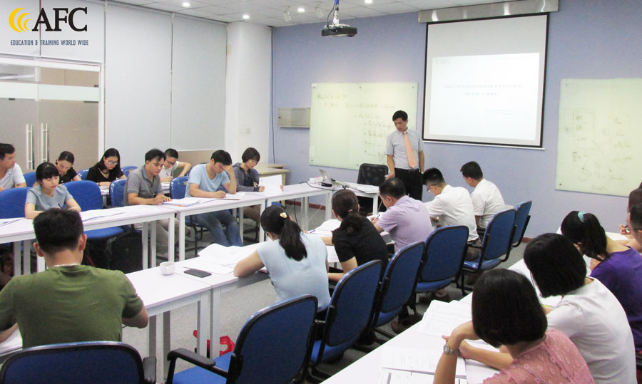 CFO K28 thực hành phân tích kinh doanh và tài chính doanh nghiệp