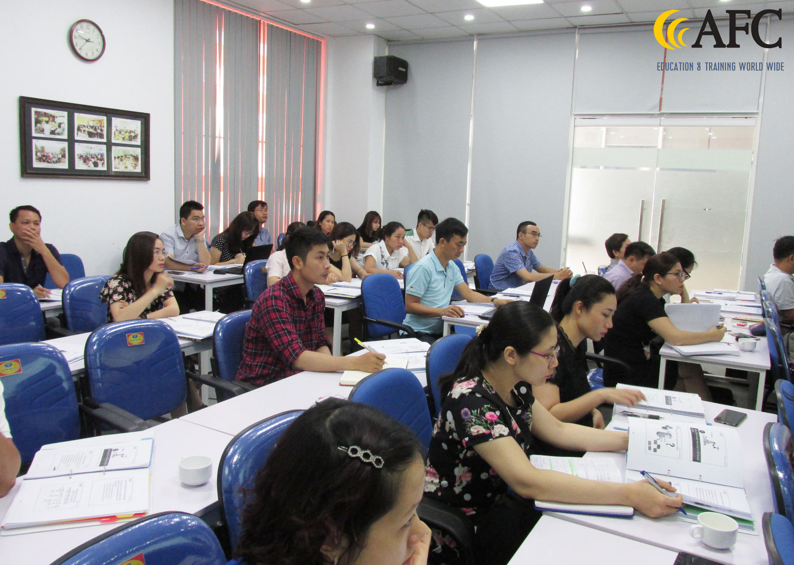 Học viên CFO K28 tập trung vào các casestudy thực hành