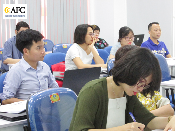 Học viên lớp kỹ năng tài chính cho nhà quản lý tại AFC