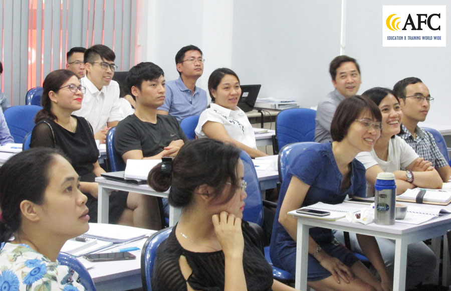 Học viên lớp CFO tham gia buổi học vơi tinh thần tích cực, sôi nổi