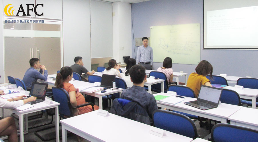 PGS.TS Nguyễn Văn Định giảng dạy nội dung Thẩm định dự án đầu tư