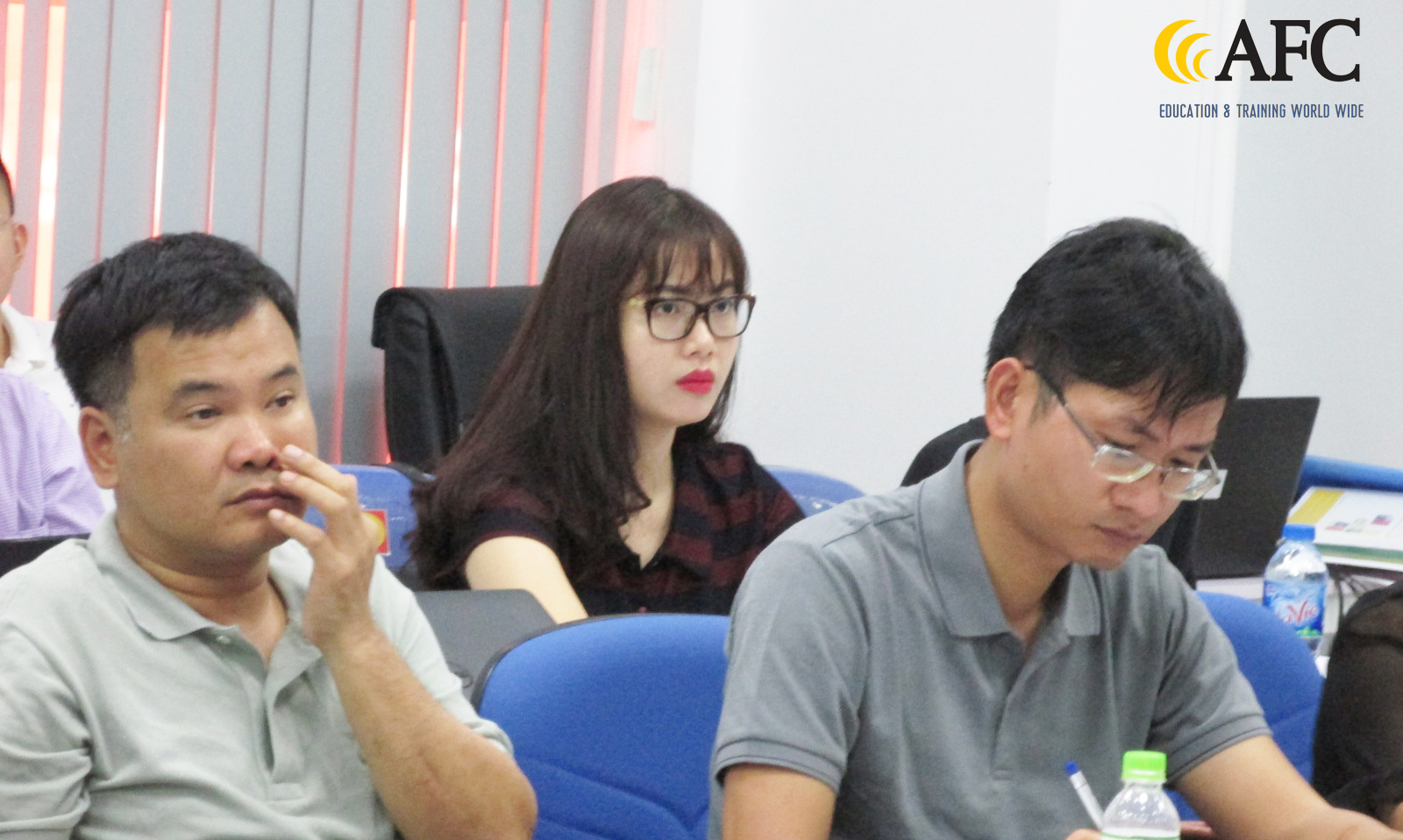 Các học viên đều chăm chú với các nội dung đào tạo